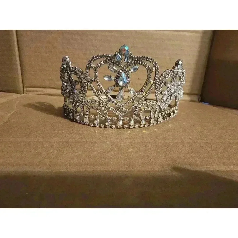 Silver Tiara - Picture 2 of 9
